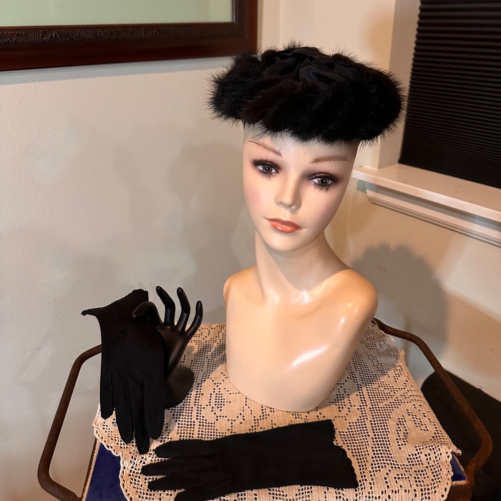 Black Mink MCM Halo Hat / True vintage c1960s with Black Gloves